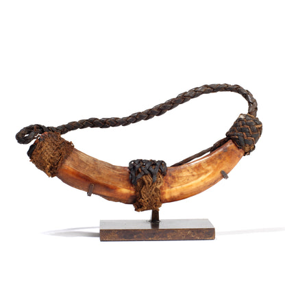 Burkina Faso, Lobi Warzenschwein-Stoßzahn Schmuck, Agnes Lefebvre, 13 cm